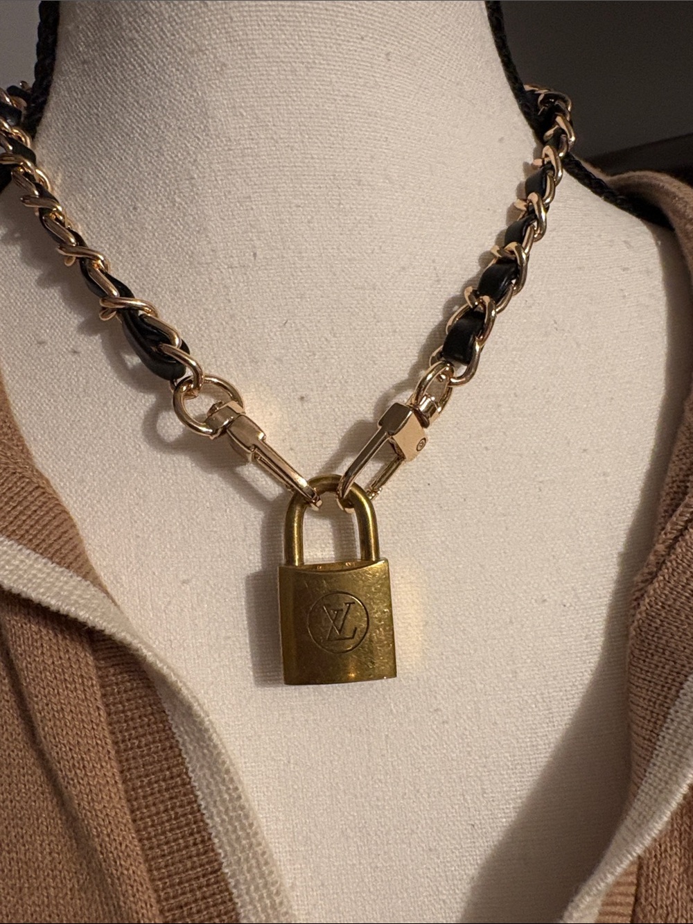 AUTHENTIC LV PADLOCK w/unbranded 16” gold tone/black leather weave chain - Picture 3 of 7